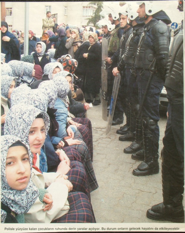 Foto - Dönemin zalimleri başörtüsü yasağını böyle uyguladı
