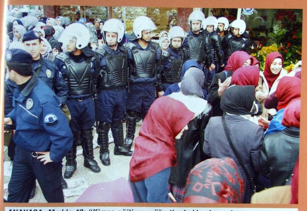 Foto - Dönemin zalimleri başörtüsü yasağını böyle uyguladı