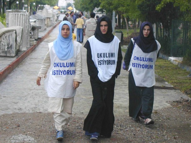 Foto - Dönemin zalimleri başörtüsü yasağını böyle uyguladı