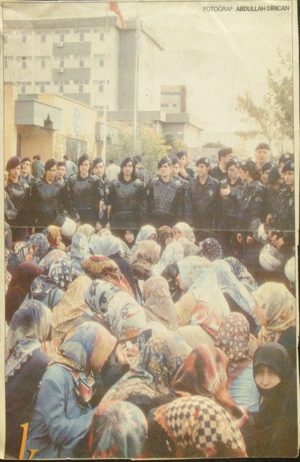 Foto - Dönemin zalimleri başörtüsü yasağını böyle uyguladı