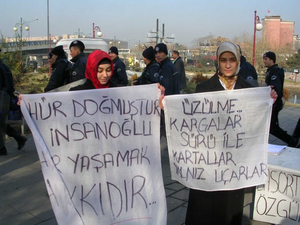 Foto - Dönemin zalimleri başörtüsü yasağını böyle uyguladı