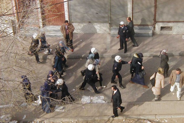 Foto - Dönemin zalimleri başörtüsü yasağını böyle uyguladı