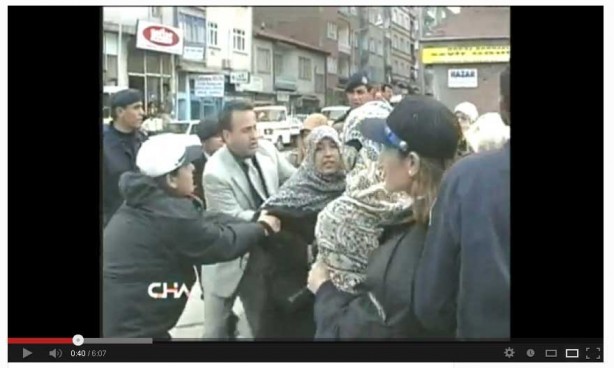 Foto - Dönemin zalimleri başörtüsü yasağını böyle uyguladı