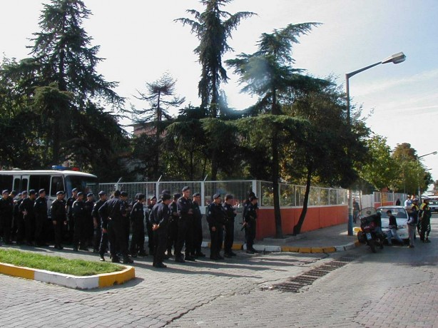 Foto - Dönemin zalimleri başörtüsü yasağını böyle uyguladı