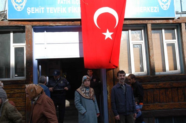 Foto - Dönemin zalimleri başörtüsü yasağını böyle uyguladı
