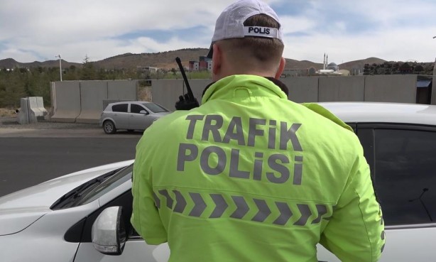 Foto - Dönenlerin çilesi başladı! Bayramın son gününde trafik kilitlendi