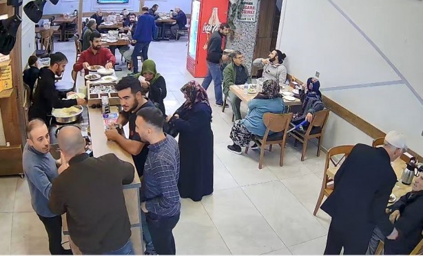 Foto - Döner yiyip hesabı ödemeyen kaymakamdan flaş hamle! Olay sonrası dönercinin dükkanına gidip...
