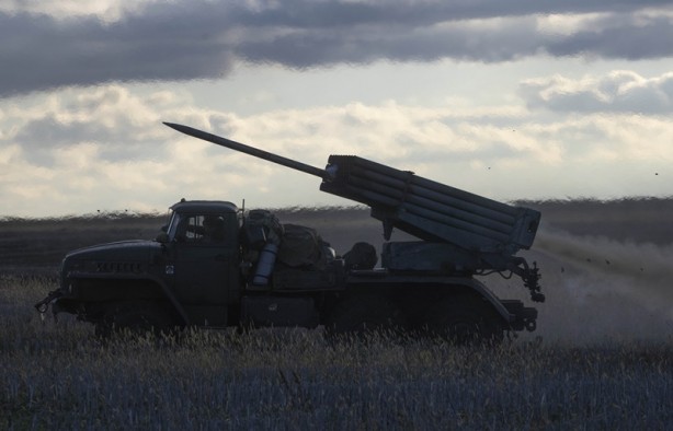 Foto - Donetsk cephesi böyle görüntülendi! 'Düşman hedeflerine yoğun atış yapıyoruz'