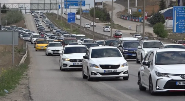 Foto - Dönüş başladı ama yollar kilit! İşte 43 ilin geçiş güzergahı