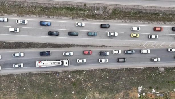 Foto - Dönüş başladı ama yollar kilit! İşte 43 ilin geçiş güzergahı