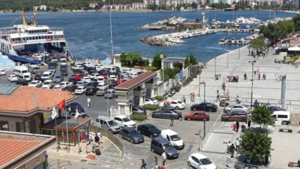 Foto - Dönüş çilesi erken başladı! 2 Km kuyruk oluştu