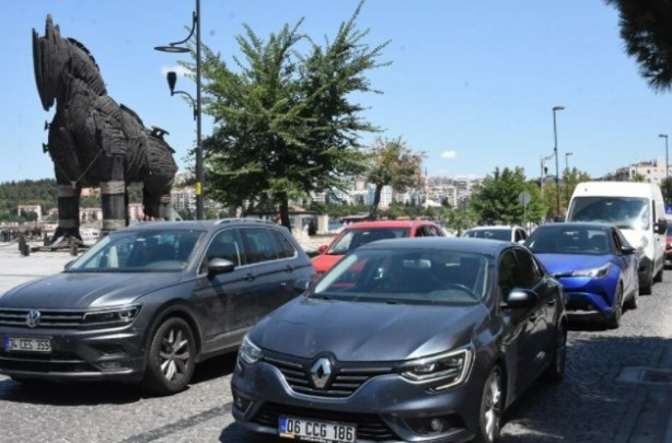 Foto - Dönüş çilesi erken başladı! 2 Km kuyruk oluştu