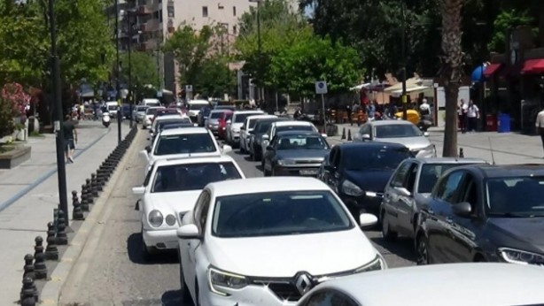 Foto - Dönüş çilesi erken başladı! 2 Km kuyruk oluştu