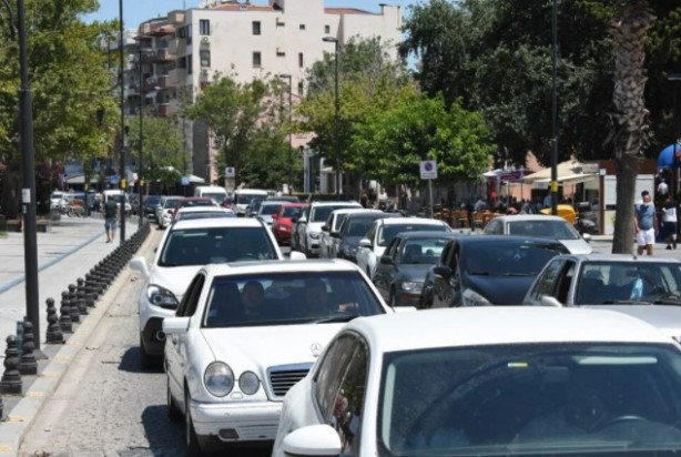 Foto - Dönüş çilesi erken başladı! 2 Km kuyruk oluştu