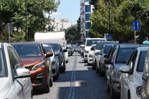 Foto - Dönüş çilesi erken başladı! 2 Km kuyruk oluştu