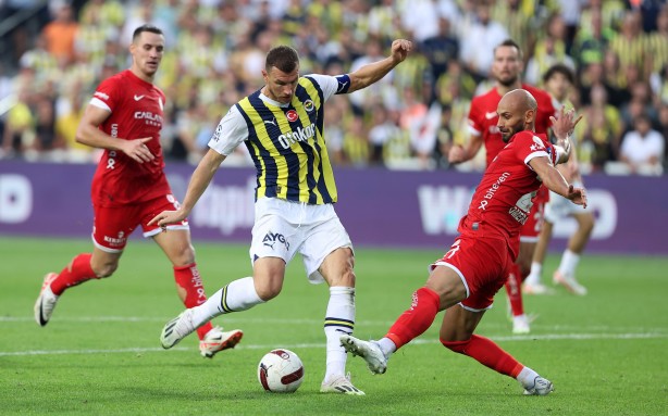 Dört büyükler batıyor, yok mu sesini duyan! Bakmayın siz sansasyonel transferlere... Çok acil olarak istemeye başladılar