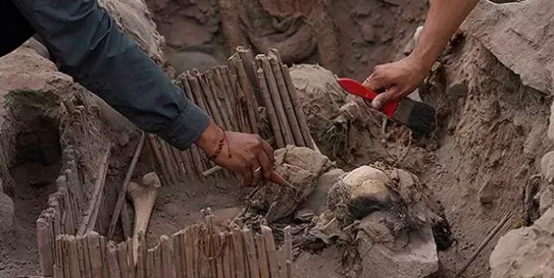 Foto - Dört çocuk, bir yetişkin 500 yıllık! Heyecanlandıran keşif tüyler ürpertti: Dünya tarihine yön verecek