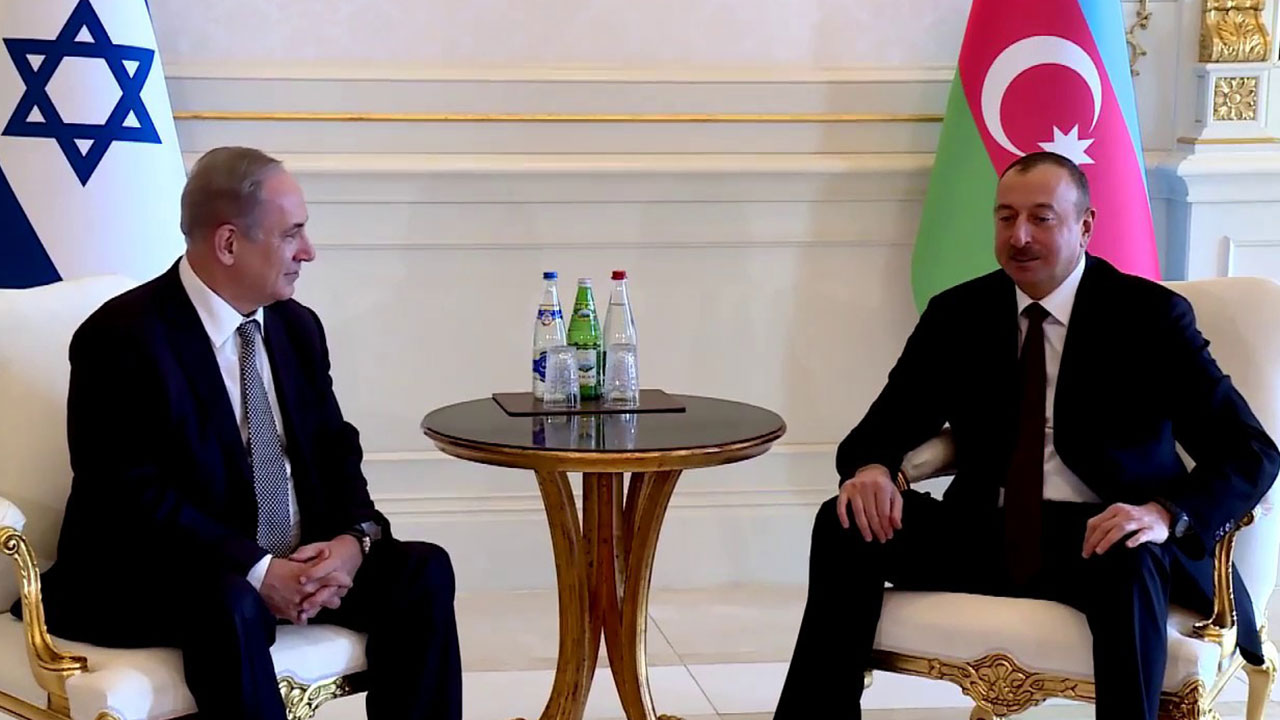 Foto - Dost ülke Azerbaycan'dan Türk halkının sinir uçlarıyla oynayan mesaj