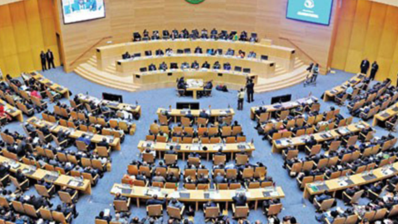 Dost ülke için şok iddia: ABD baskı yaptı! Türkiye'ye yakın bakanı görevden aldılar