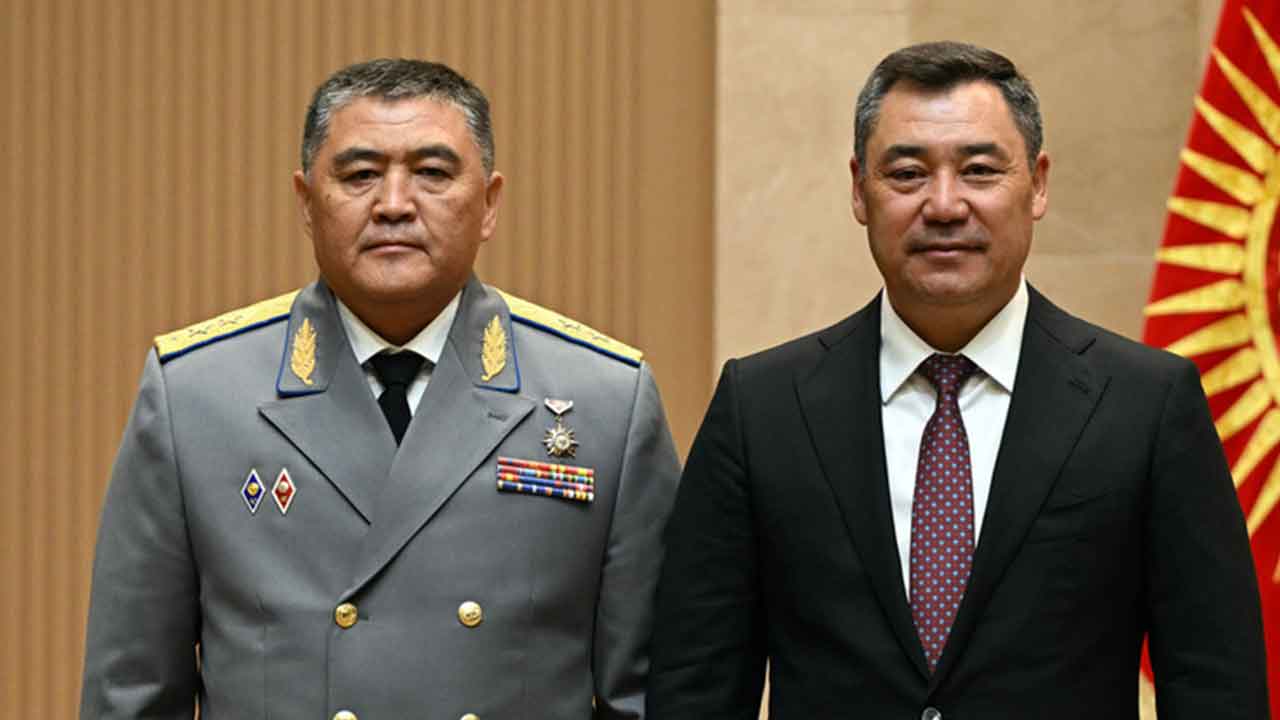 Dost ülke Kırgızistan'da deprem! Caparov görevden aldı herkes şaştı kaldı