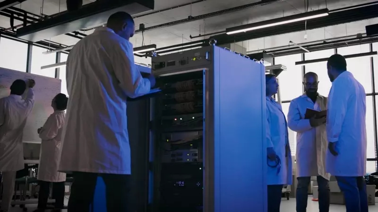 Foto - Dost ülkeler, peynir ekmek gibi almaya başladı! Gemi ve denizaltılarda Türk "kalbi" üç kıtaya yayıldı