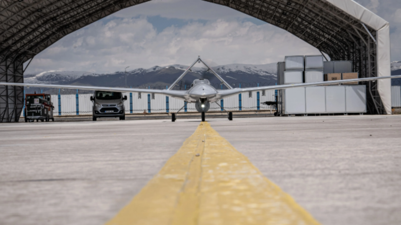 Foto - Dost ülkenin maalesef kafası karıştı: Ya İsrail Heron TP alacaklar ya da Türk Bayraktar TB2 SİHA