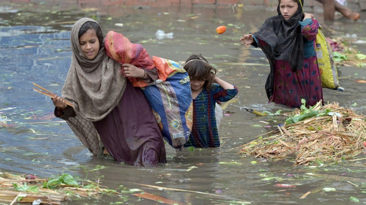Foto - Dost ve kardeş ülke Pakistan'dan çok kötü haber: 266 ölü var!