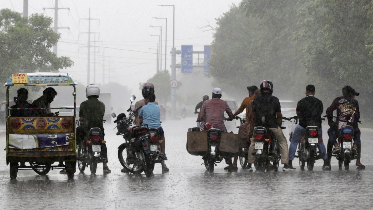 Foto - Dost ve kardeş ülke Pakistan'dan çok kötü haber: 266 ölü var!