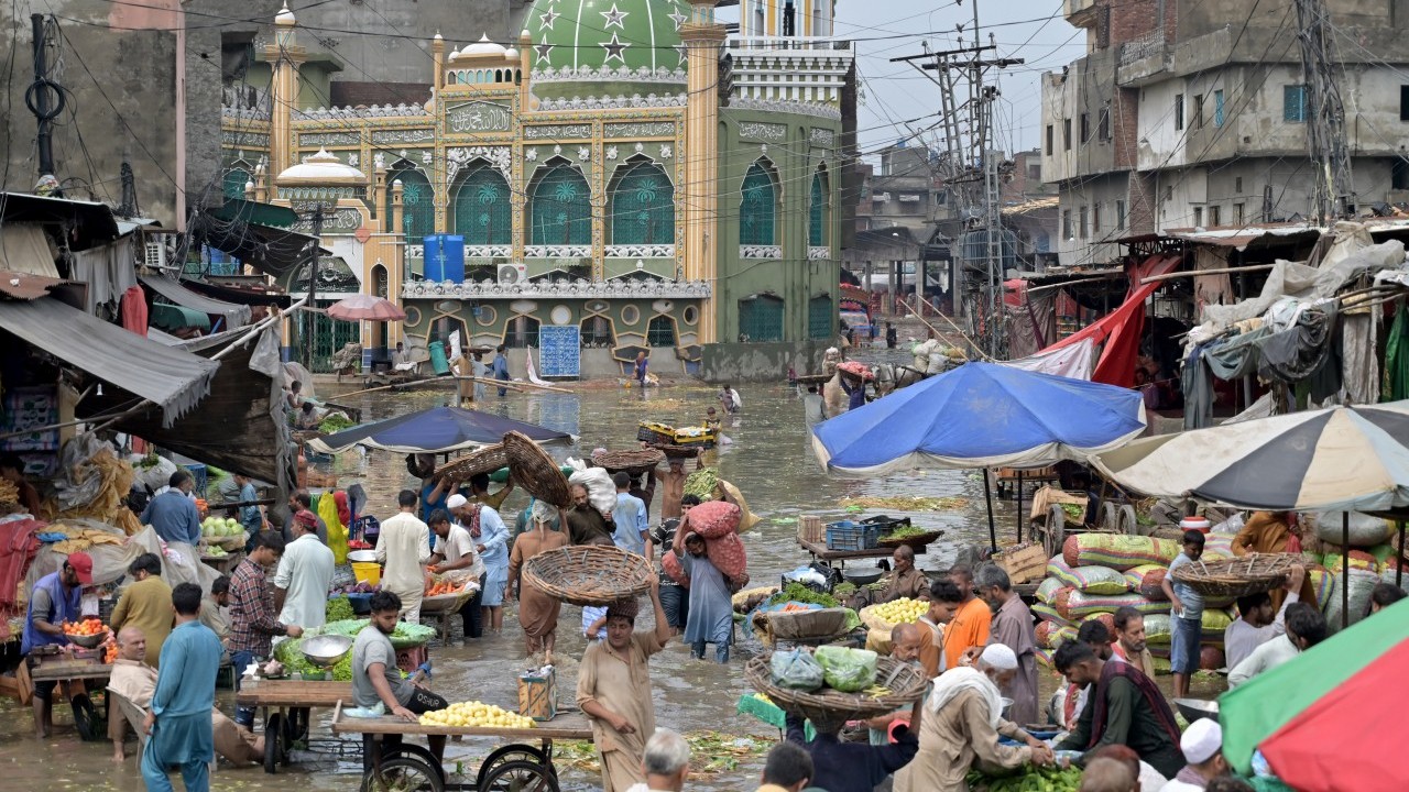 Foto - Dost ve kardeş ülke Pakistan'dan çok kötü haber: 266 ölü var!