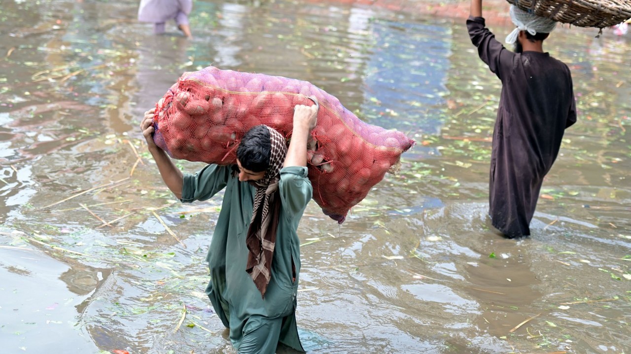 Foto - Dost ve kardeş ülke Pakistan'dan çok kötü haber: 266 ölü var!