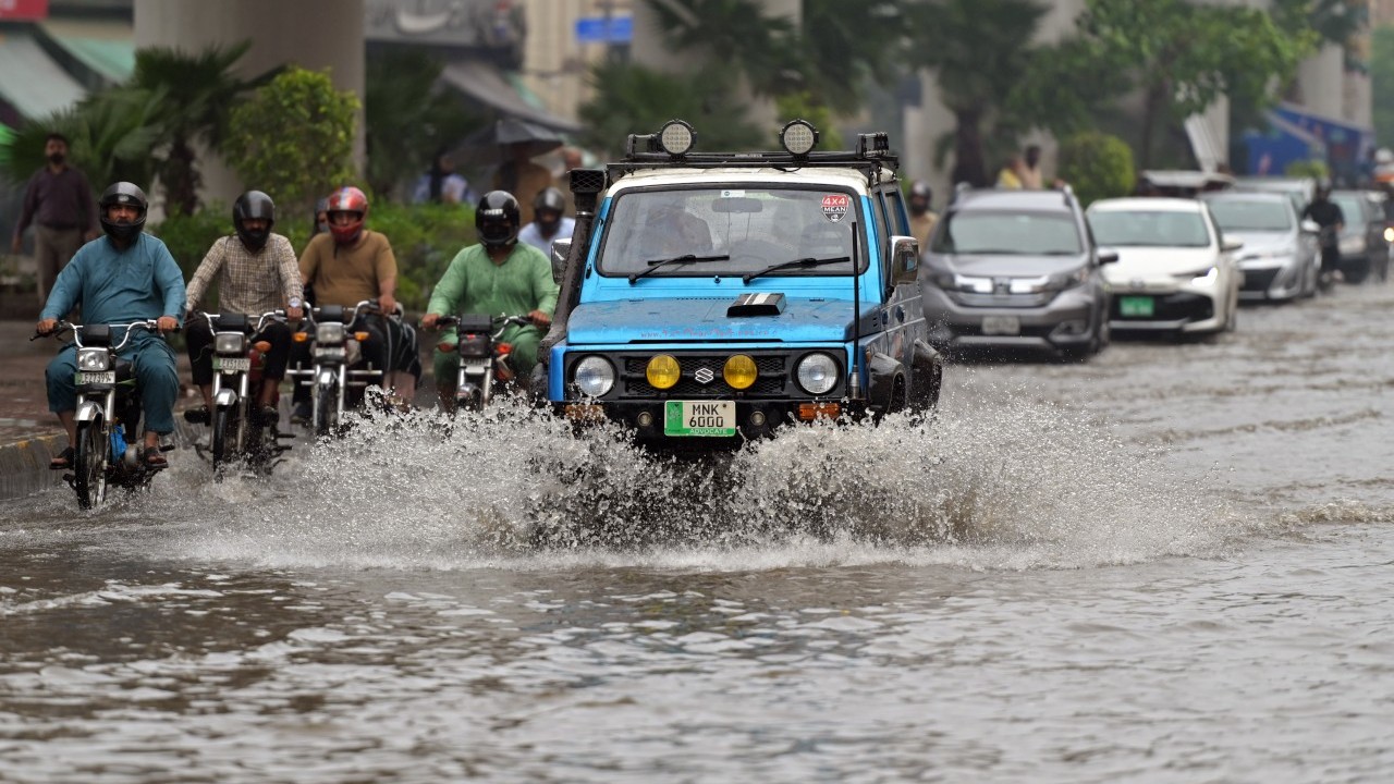 Foto - Dost ve kardeş ülke Pakistan'dan çok kötü haber: 266 ölü var!