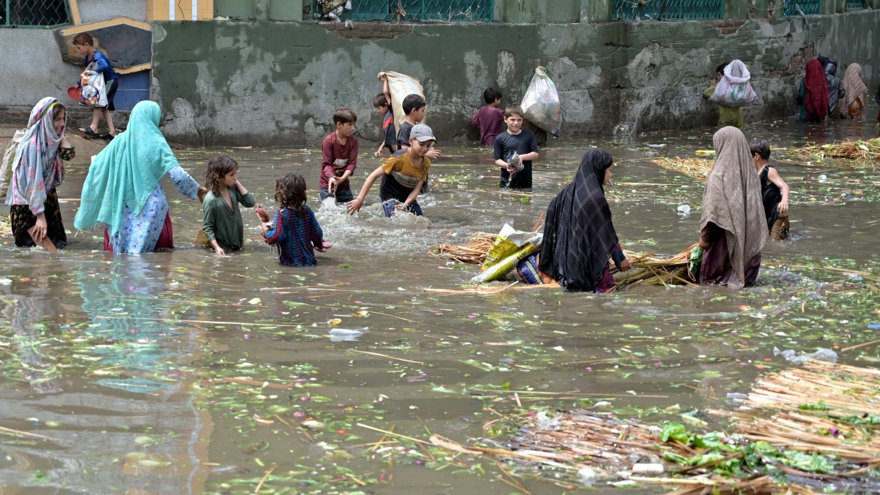 Foto - Dost ve kardeş ülke Pakistan'dan çok kötü haber: 266 ölü var!