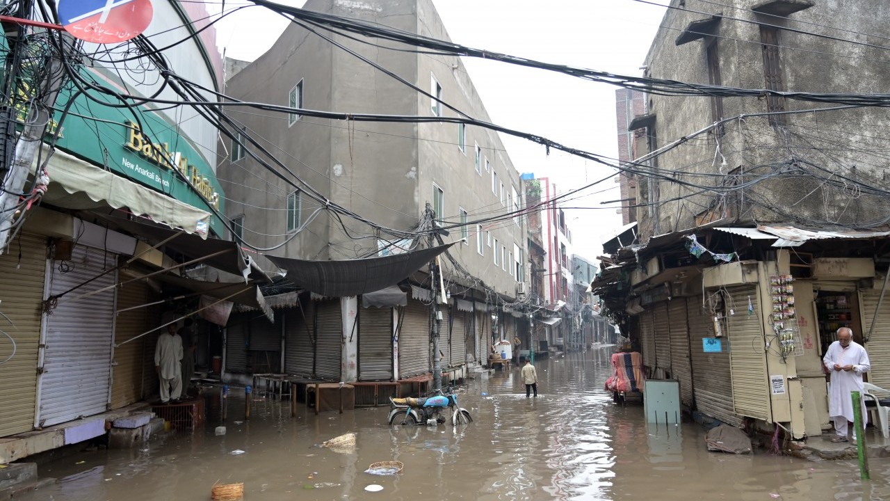 Foto - Dost ve kardeş ülke Pakistan'dan çok kötü haber: 266 ölü var!