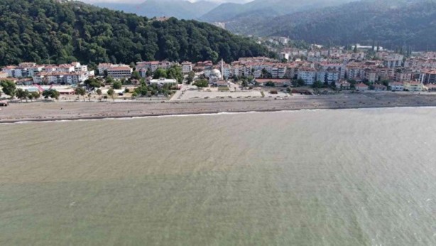Foto - Dronla havadan görüntülendi: Sel suları Karadeniz’i kahverengiye bürüdü