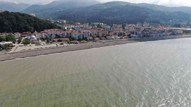 Foto - Dronla havadan görüntülendi: Sel suları Karadeniz’i kahverengiye bürüdü