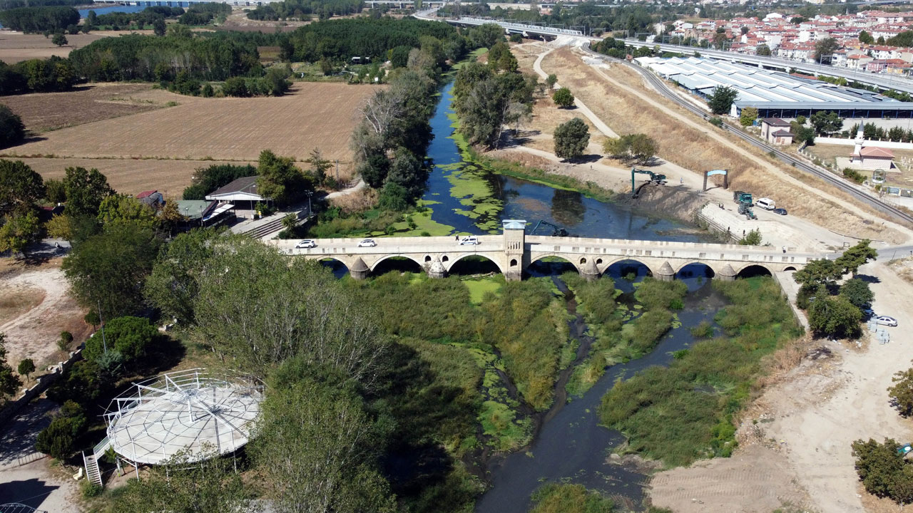 Foto - DSİ ekipleri temizlik başlattı! Edirne’de kuraklık Tunca Nehri’ni bu hale getirdi