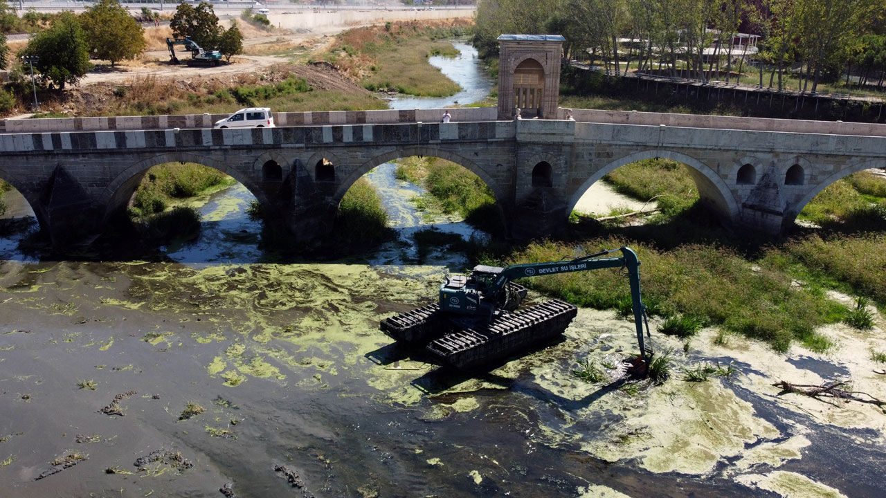 Foto - DSİ ekipleri temizlik başlattı! Edirne’de kuraklık Tunca Nehri’ni bu hale getirdi