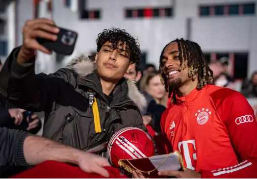 Foto - Galatasaray'ın eski yıldızı Sacha Boey oyuna girerken dua ediyordu! Hocası Tuchel öyle bir şey yaptı ki...
