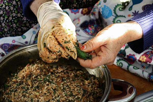 Foto - Dualarla sarma sardı! Zülfiye Nine, Cumhurbaşkanı Erdoğan'ı bekliyor