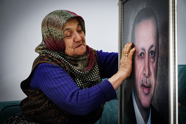 Foto - Dualarla sarma sardı! Zülfiye Nine, Cumhurbaşkanı Erdoğan'ı bekliyor