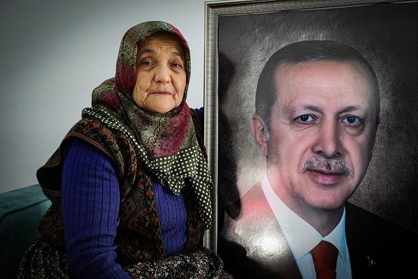Foto - Dualarla sarma sardı! Zülfiye Nine, Cumhurbaşkanı Erdoğan'ı bekliyor
