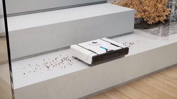 Foto - Dubleks evi olanlara göre! Bu robot süpürge merdiven çıkıyor