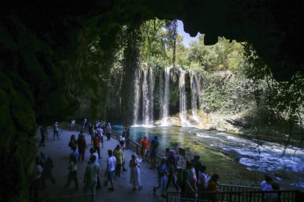 Foto - Düden Şelalesi'ne ziyaretçi akını