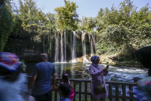 Foto - Düden Şelalesi'ne ziyaretçi akını