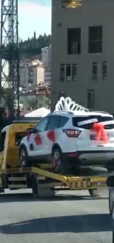 Foto - Düğün arabasını çekiciye yüklediler
