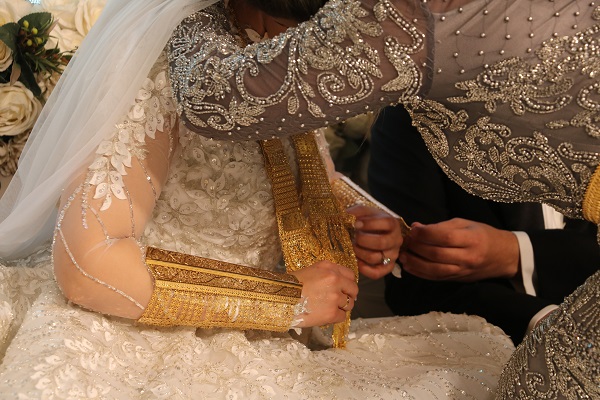 Foto - Düğün değil darphane! Aşiret düğününde takılanlar dudak uçuklattı