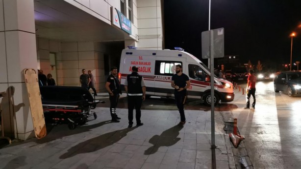 Foto - Düğünde ‘silah sıkmayın’ uyarısı yaptı, çıkan kavgada silahlar konuştu! Yaralılar var