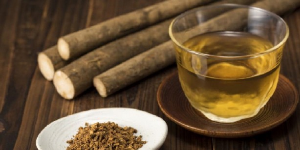 Foto - Dulavrat otu: Demleyip için, şeker hastalarına şifa dağıtıyor