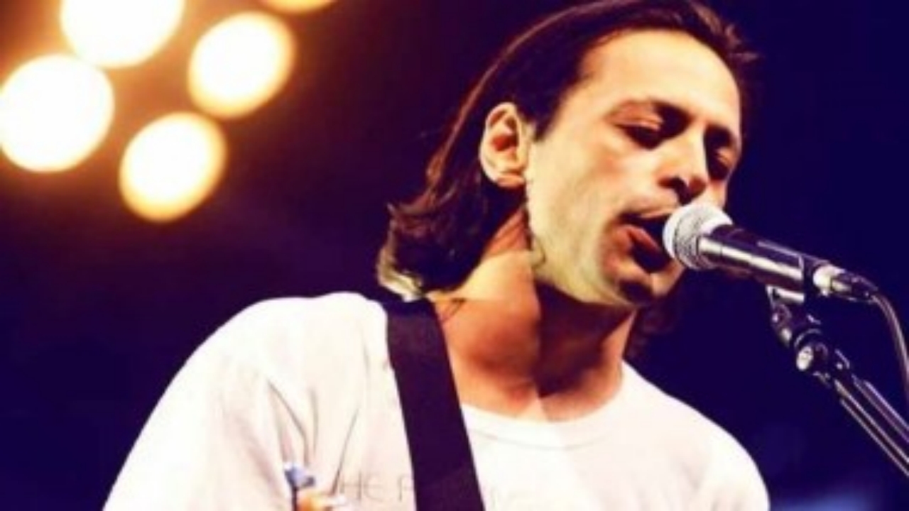 Foto - Duman’ın sübyancı solistinden skandal sözler! Maçan yiyorsa, atıl siyasete aslanım