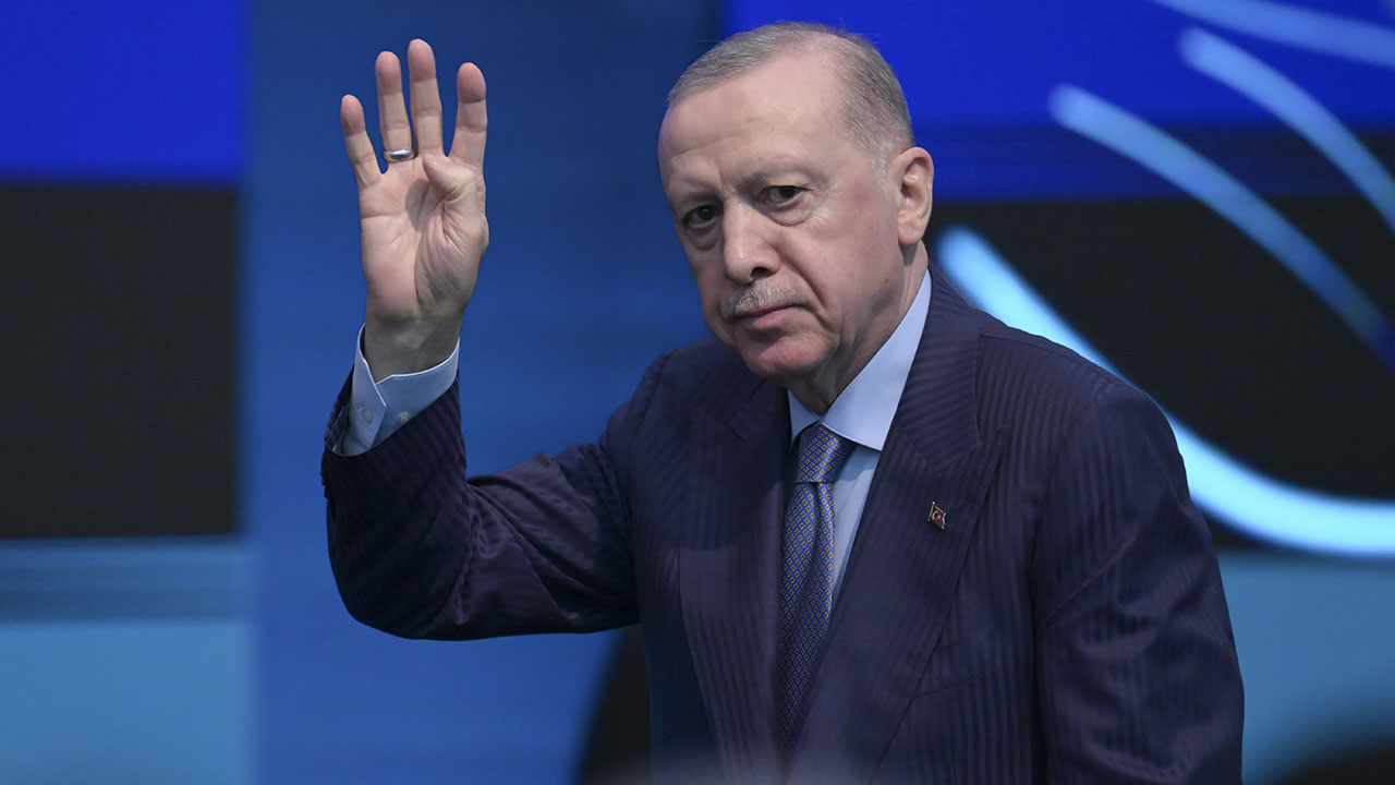 Foto - Dünkü açıklama hala gündemdeyken AK Parti’den bir çıkış daha: Erdoğan’ı başkan yapmaya söz veriyoruz!